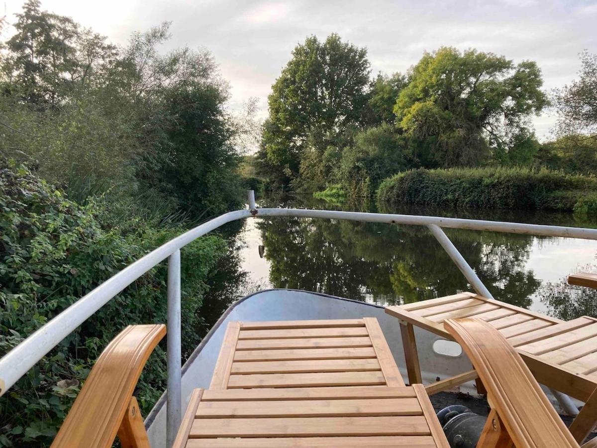 Dutch Cruiser Ship On A Tranquil Secluded River Tonbridge Zewnętrze zdjęcie
