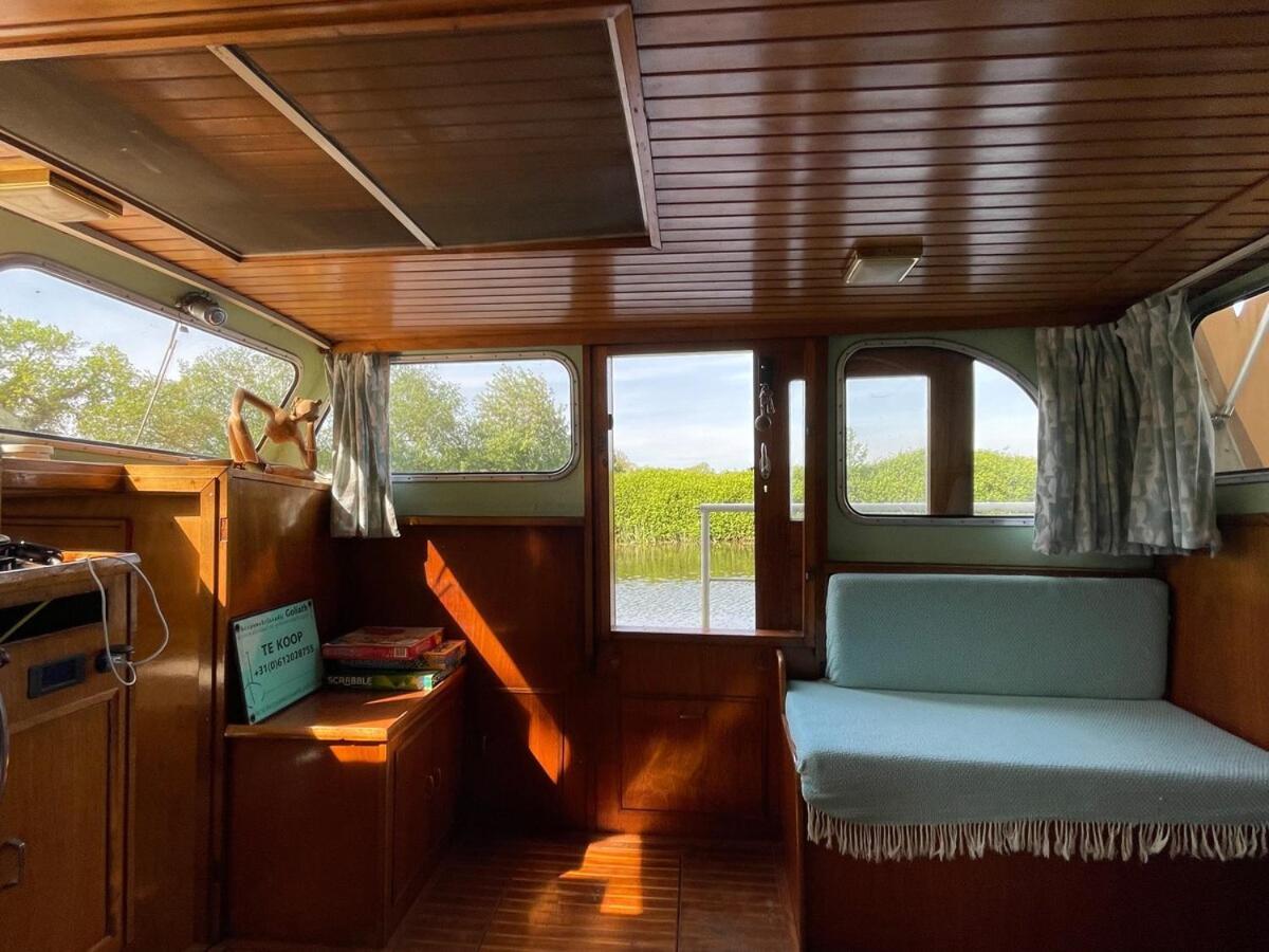 Dutch Cruiser Ship On A Tranquil Secluded River Tonbridge Zewnętrze zdjęcie