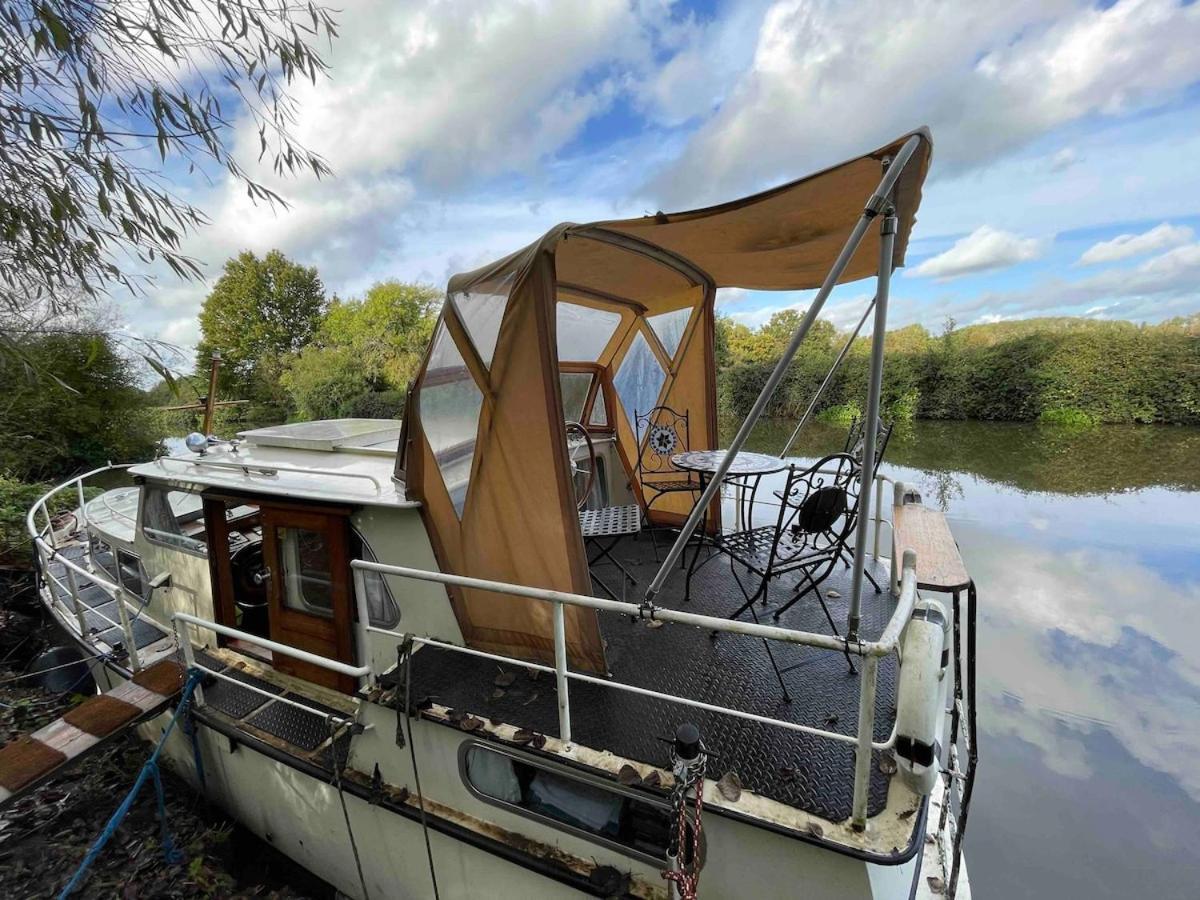 Dutch Cruiser Ship On A Tranquil Secluded River Tonbridge Zewnętrze zdjęcie