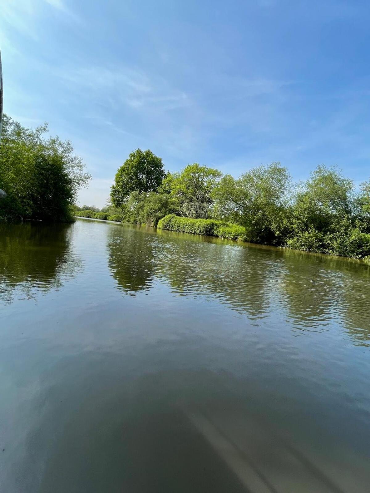Dutch Cruiser Ship On A Tranquil Secluded River Tonbridge Zewnętrze zdjęcie