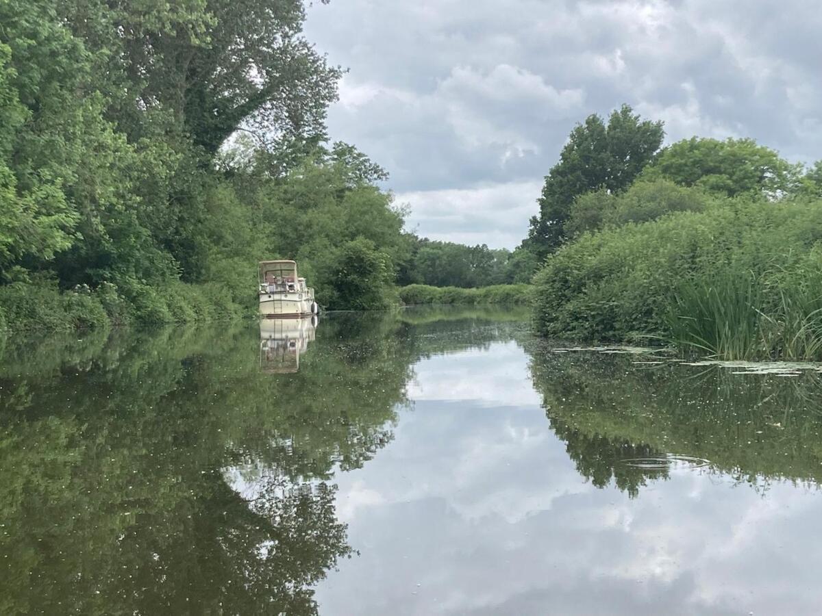 Dutch Cruiser Ship On A Tranquil Secluded River Tonbridge Zewnętrze zdjęcie